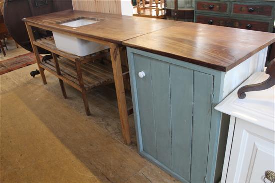 Free standing kitchen worktops with a Belfast sink